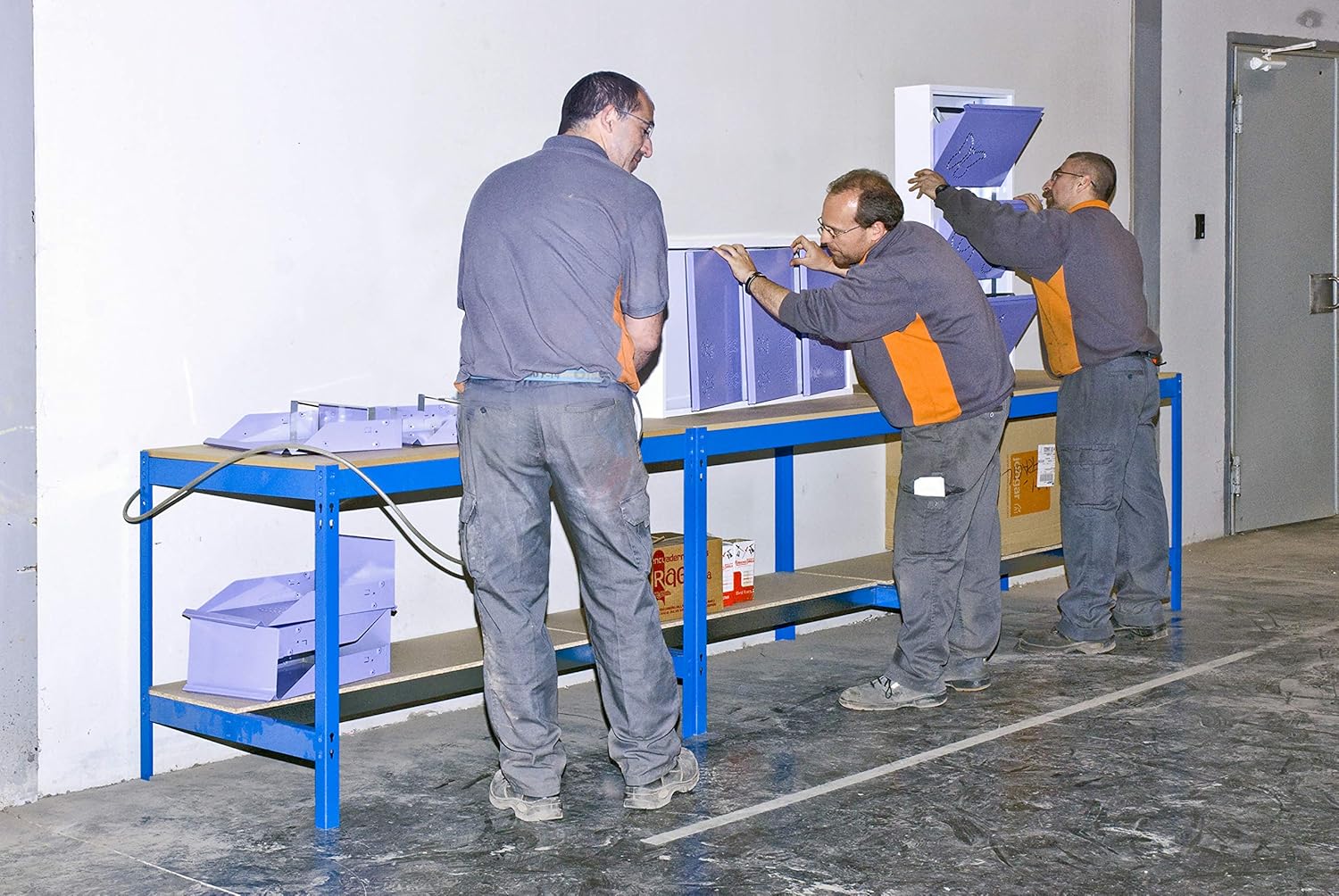 Banco da lavoro per officina, capacità di carico 400 kg, 842x910x610 mm, tavolo da lavoro fai da te, Blu/Legno - BT0